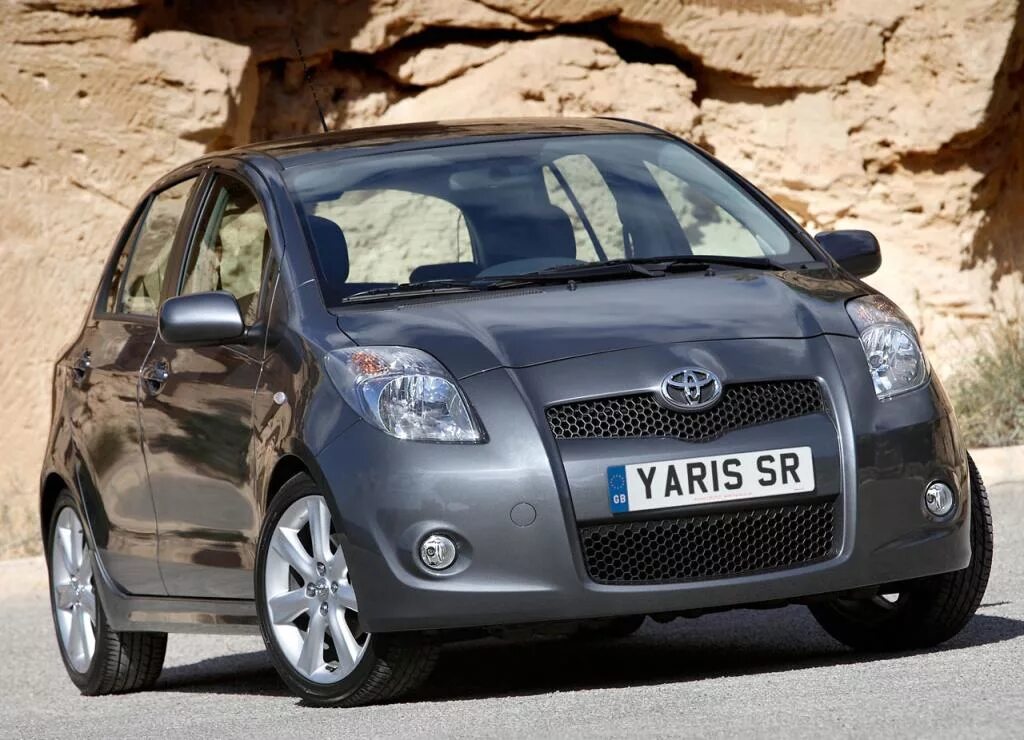 Тойота ярис 1,6. Тойота ярис 12 год. Toyota yaris 1,2. Toyota yaris [p13]. Тойота ярис фреон.