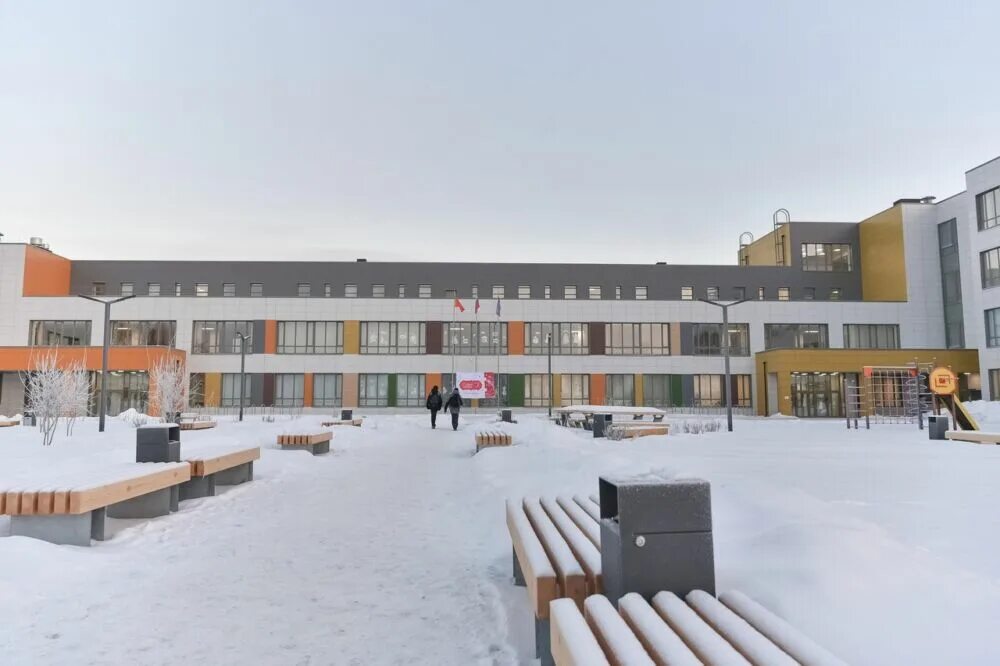 Современная школа в кунцево. Новый корпус 5 школы. Сош 5 балашиха. Новая школа москва. Школа пятая школа внутри.