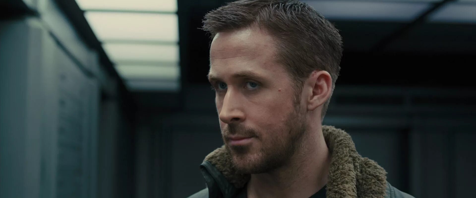 Суть бегущего по лезвию. ,tueobq gj ktpdb. 2049 hfzy ujckbyu. бегущий по лезвию 2049 ryan gosling.