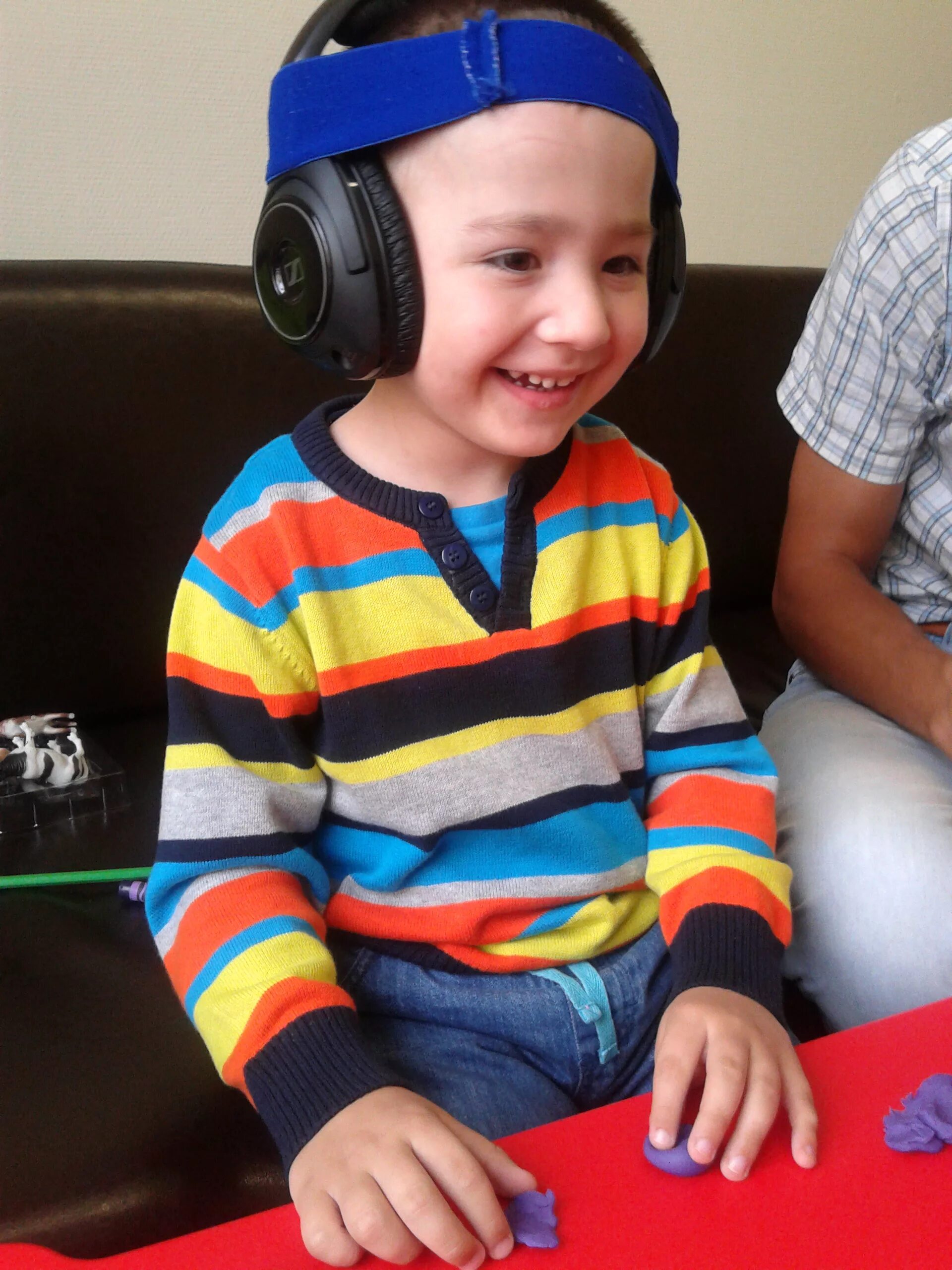 Томатис бак. Оборудование для томатис терапии. Бельгийский томатис аппарат. Реклама в вк центр томатис. Центр томатис в санкт-петербурге на стачек.