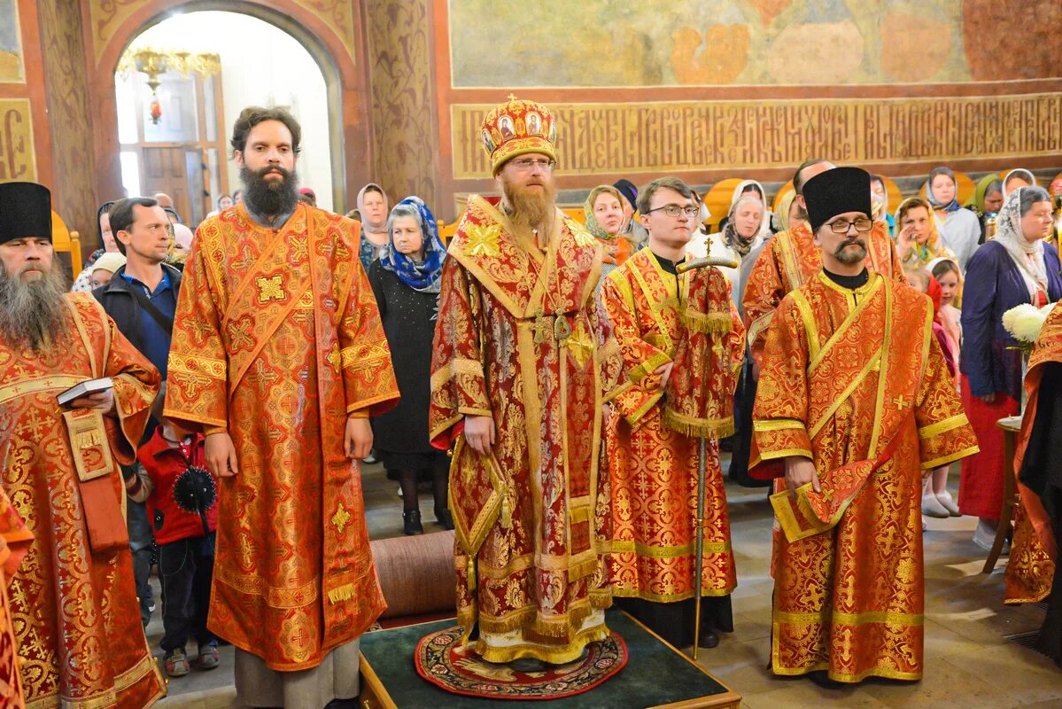 Служба в монастыре. Воскресное богослужение евангелисты. Расписание богослужений в боровском пафнутьевом. Расписание богослужений в храме. Расписание богослужений в боровском пафнутьевом.