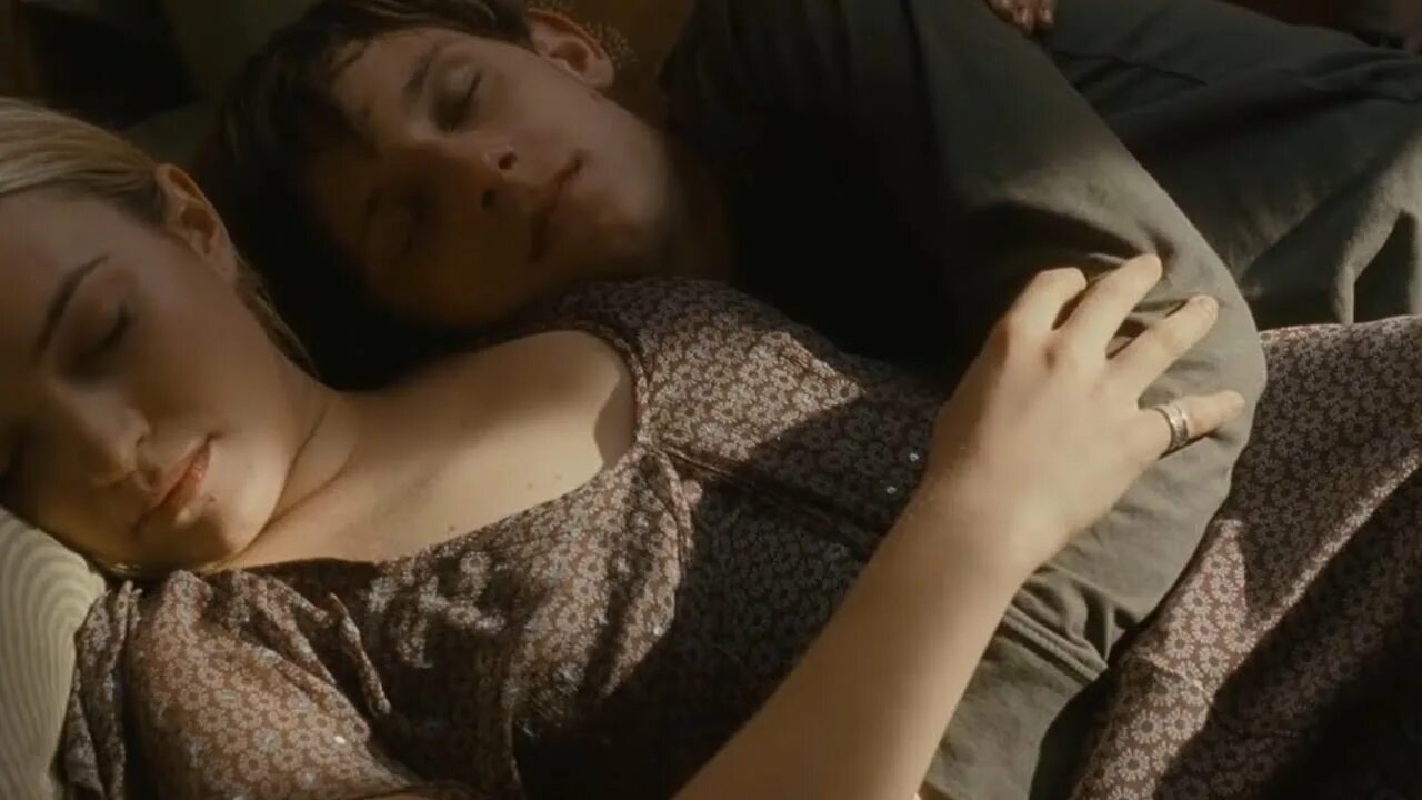Sister scene. Холлэм Фоу (2007).
