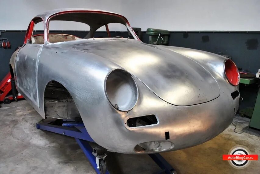 Мет машин. Porsche 356 кузов стеклопластик. Кузов из нержавейки. Кузов из листового металла. Автомобили с кузовом из нержавейки.