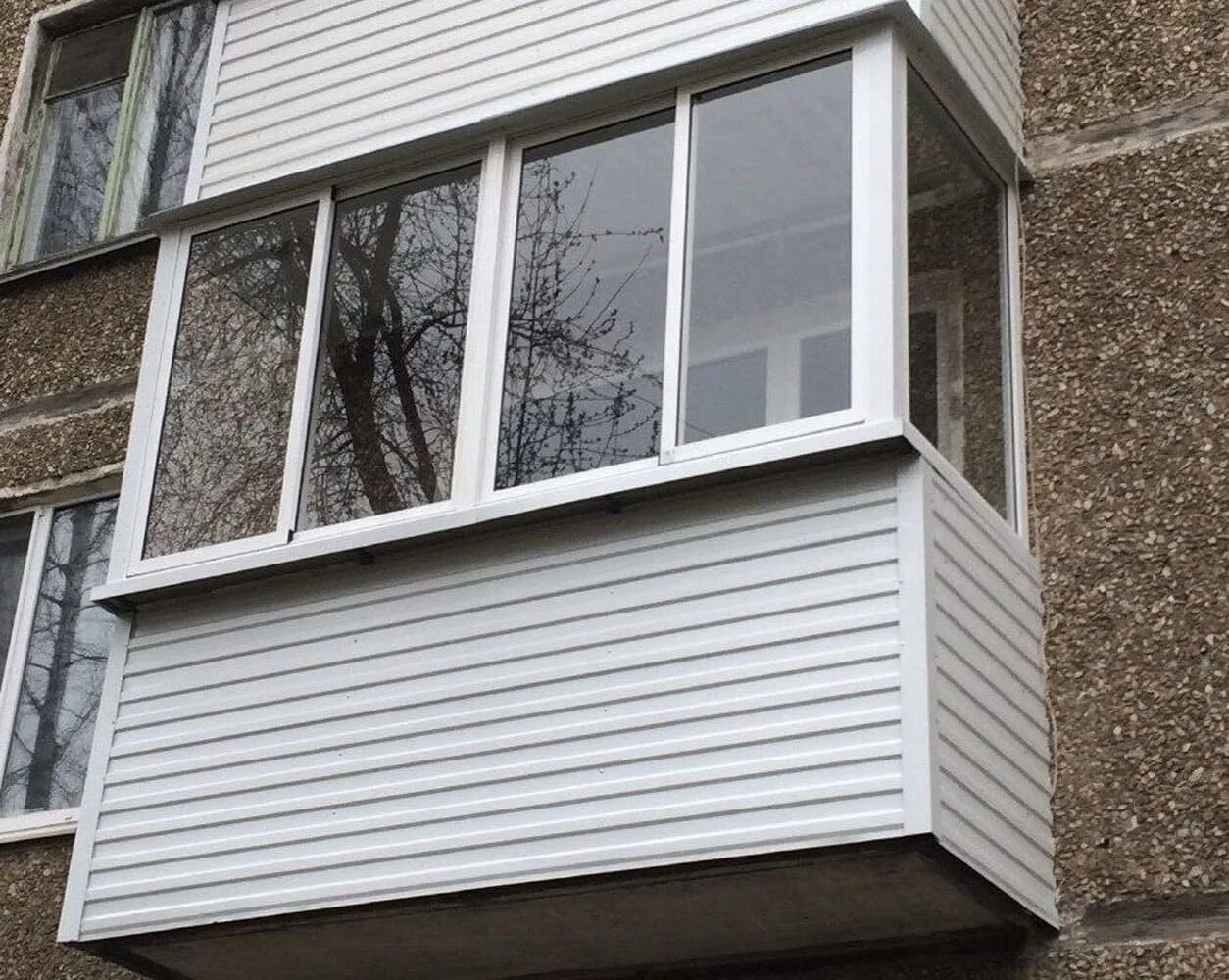 Балкон снаружи. Интерьер балкона. Нестандартные балконы. Красивый интерьер балкона. Застекленный полукруглый балкон.