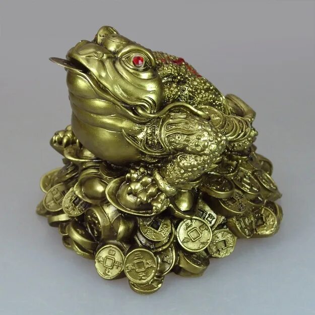 Символ достатка. Китайская трехлапая жаба. Талисман трехлапая жаба. Фен-Шуйская трехлапая жаба. Трехлапая жаба фэн шуй.