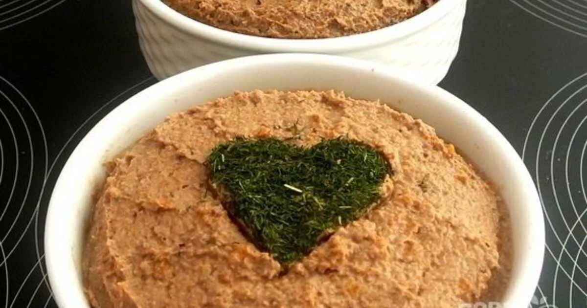 Паштет из утиной печени. Печеночный паштет из свиной печени рецепт. Паштет из свиной печени в домашних. Паштет из печени со свиньей. Паштет из говяжьей печени с салом.