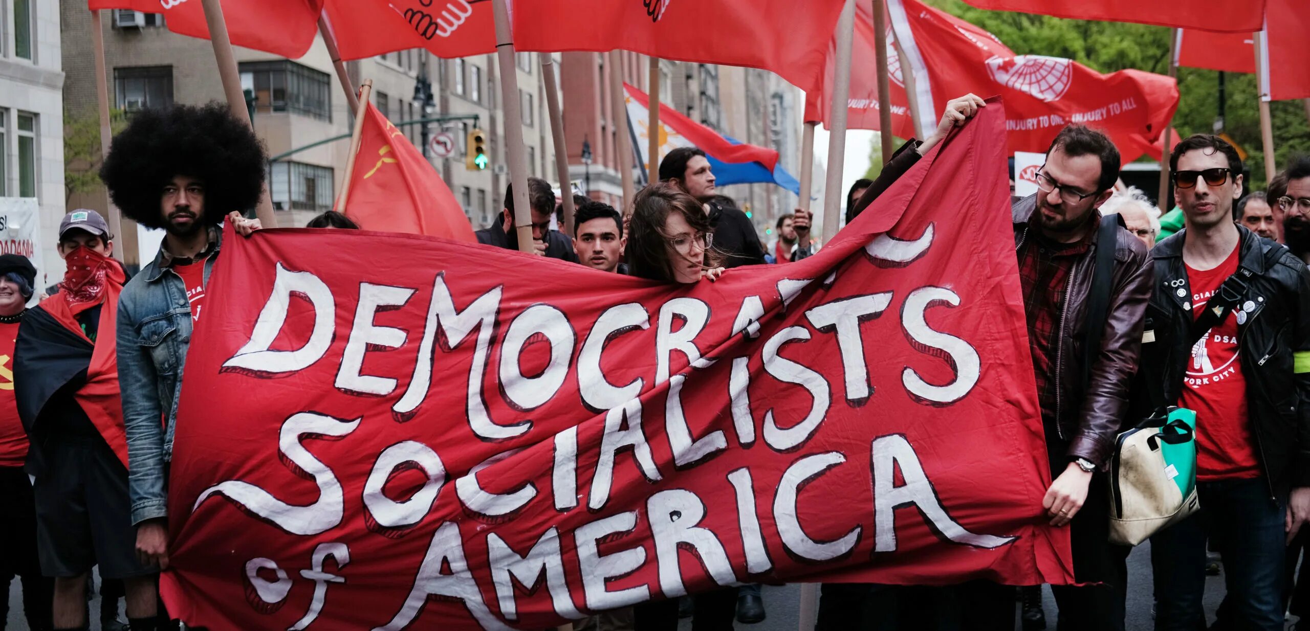 В сша будет революция. Коммунистическая партия США 2020. Коммунисты Америки. Коммунистические митинги в США. Митинг коммунистов в США.