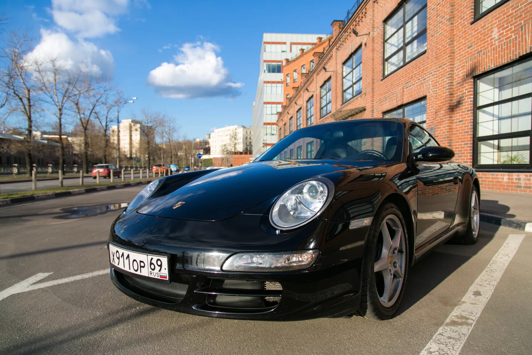 Порше панамера 2010. Бежевый порше 911. Порше porsche 911 турбо. Порше панамера 4. Порше город.