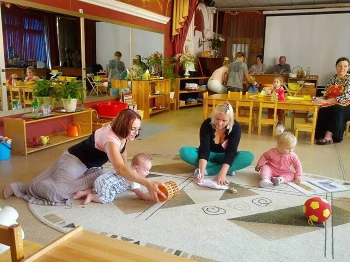 детский центр раннего развития. занятия для детей. занятия в детском центре. монтессори и дцп. развивающие центры педагог.