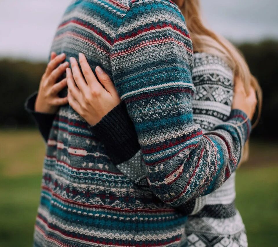 Цвет теплые объятия. Цвет теплые объятия. Цвет теплые объятия. В нежных объятьях. В объятиях любви.