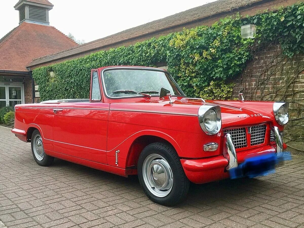 Английский машины купить. Triumph Spitfire 1.3 МТ, 1970,. Triumph Spitfire, 1970. Triumph Herald 1200. Триумф Спитфайр кабриолет.