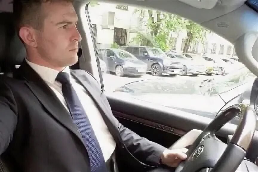 Личная охрана. Важные качества водителя охранника. Вакансии личный водитель охранник. Водитель охранного предприятие. Телохранитель лаврова.