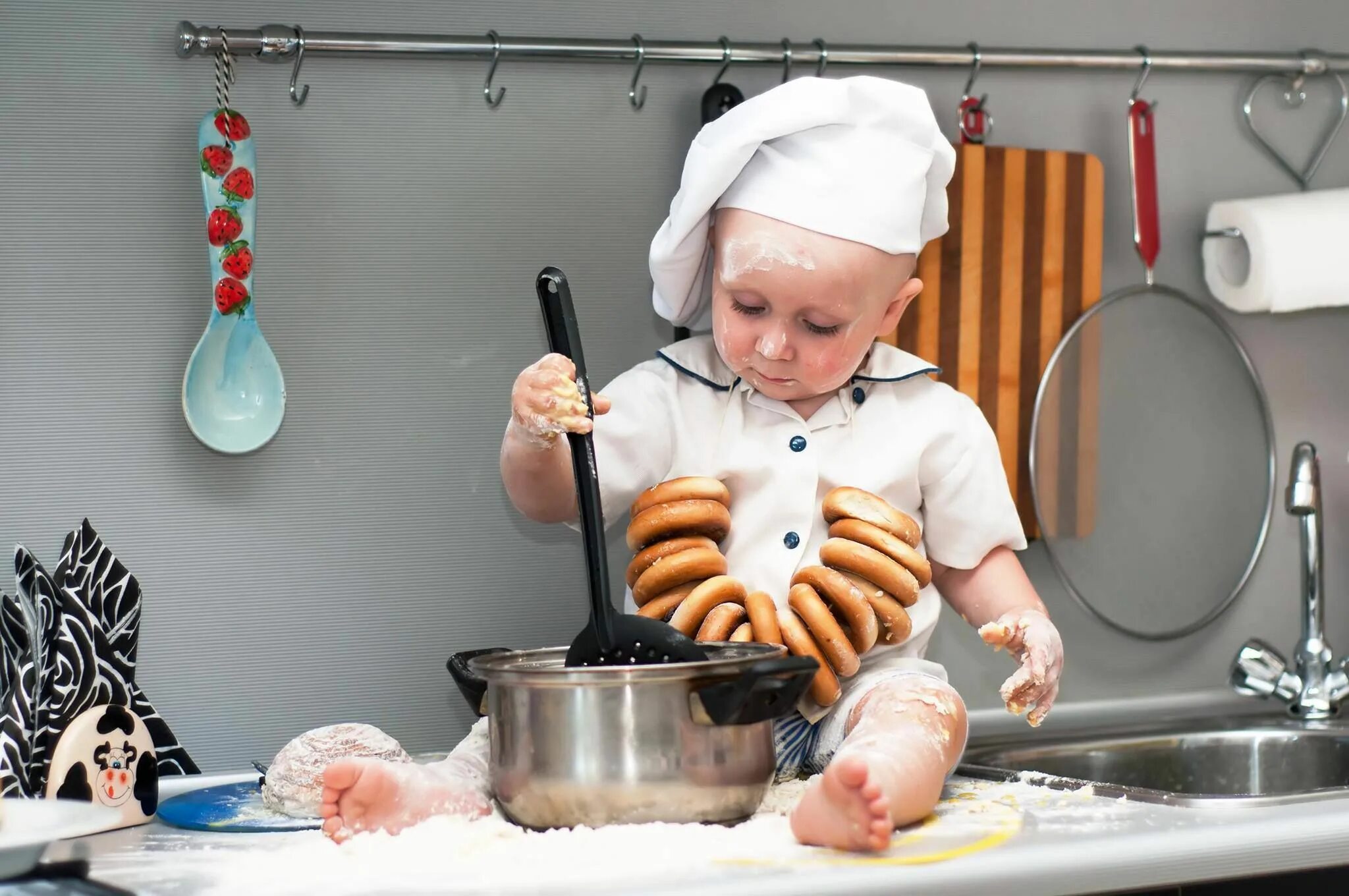 Cooking babies. Кухня для детей. Маленький повар. Повар для детей. Готовим для детей.