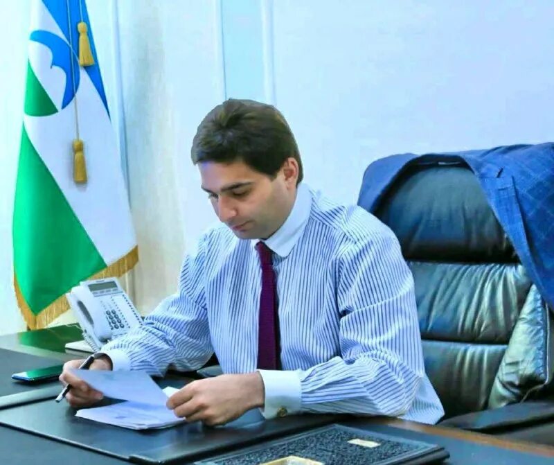 Проректор кбгу геккиев. Геккиев заур далхатович депутат государственной думы. Геккиев проректор. Геккиев султан заурович проректор. Геккиев заур далхатович.