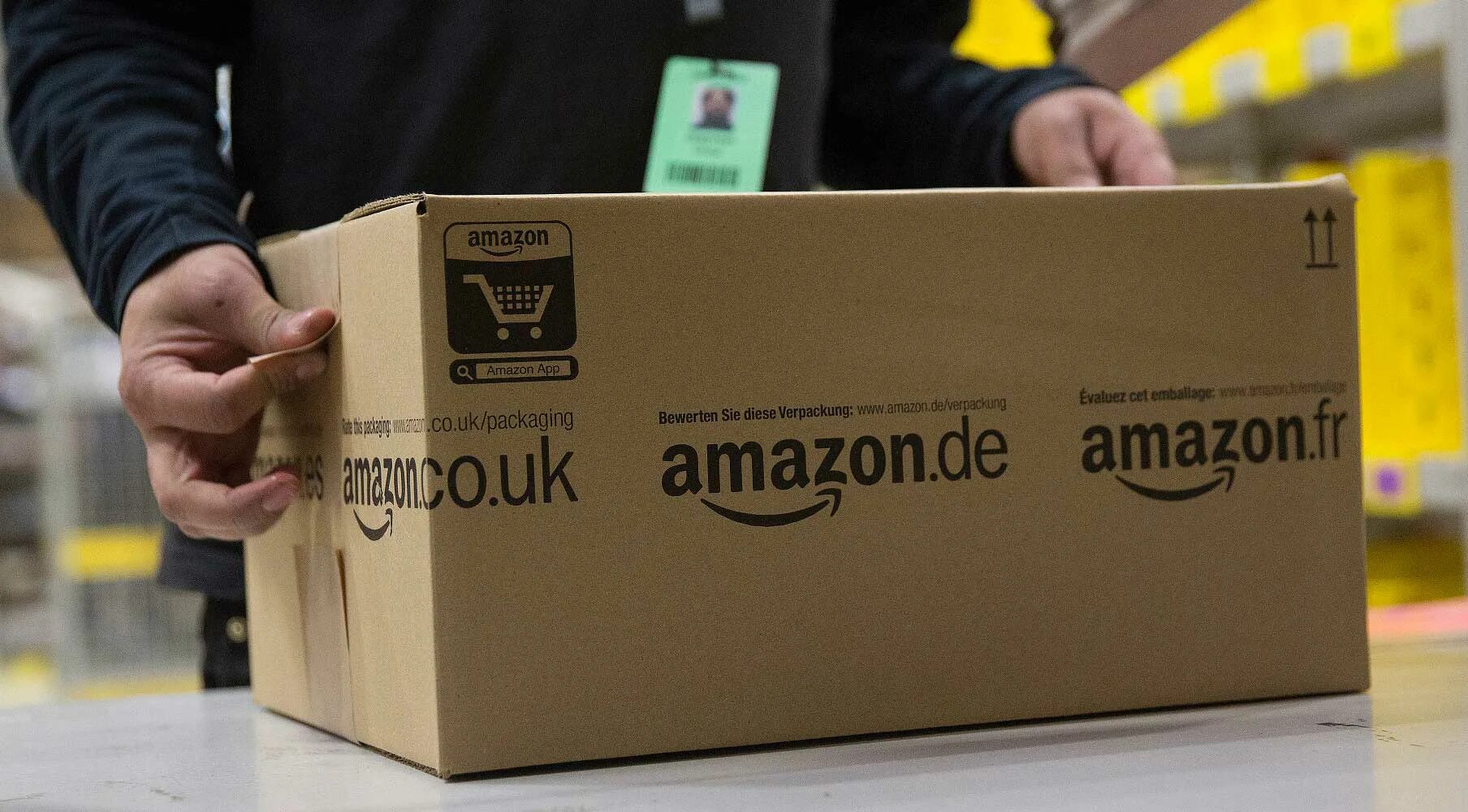 Доставляет ли амазон. The amazon. амазон германия. amazon реклама. амазон клиенты.