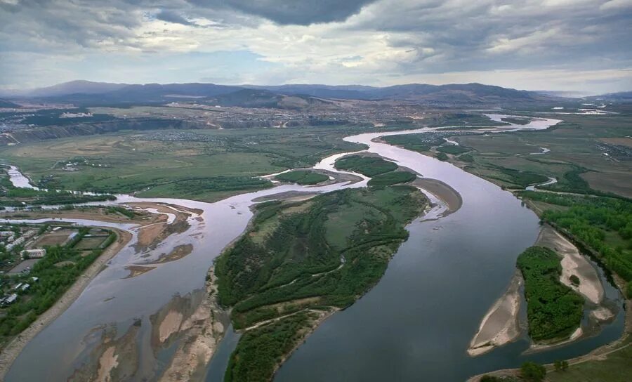 Река Селенга в Бурятии. Река Селенга впадает в Байкал. Река Селенга Байкал. Дельта реки Селенга. Река селенга озеро
