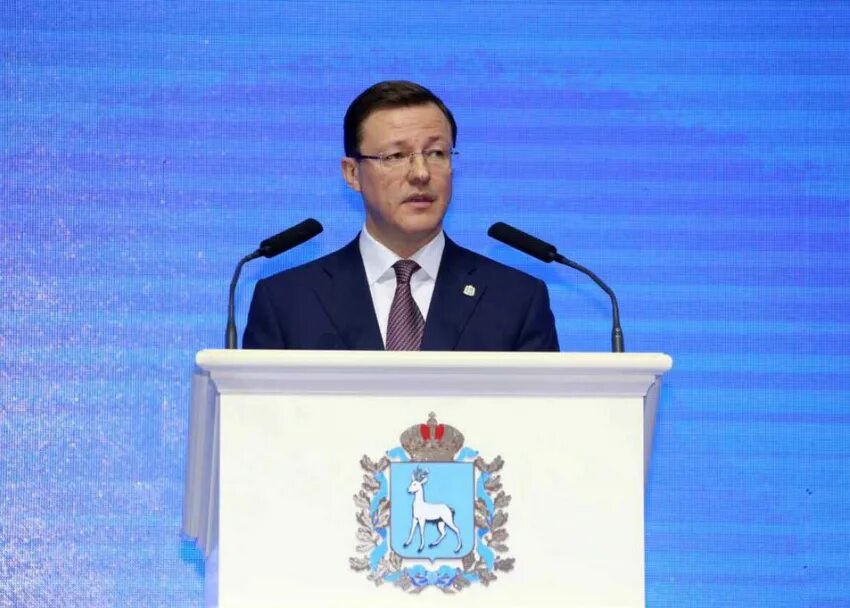 Дмитрий игоревич азаров. Выступление азарова сегодня в самаре. Азаров дмитрий игоревич губернатор самарской области. Азаров губернатор самарской рост. Госсовет россии губернаторы азаров.