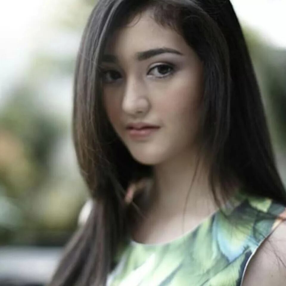 Cantik di gilir. Lidyawati not not. Красивые девушки малайзии. Ochi. Мьянма девушки красивые.