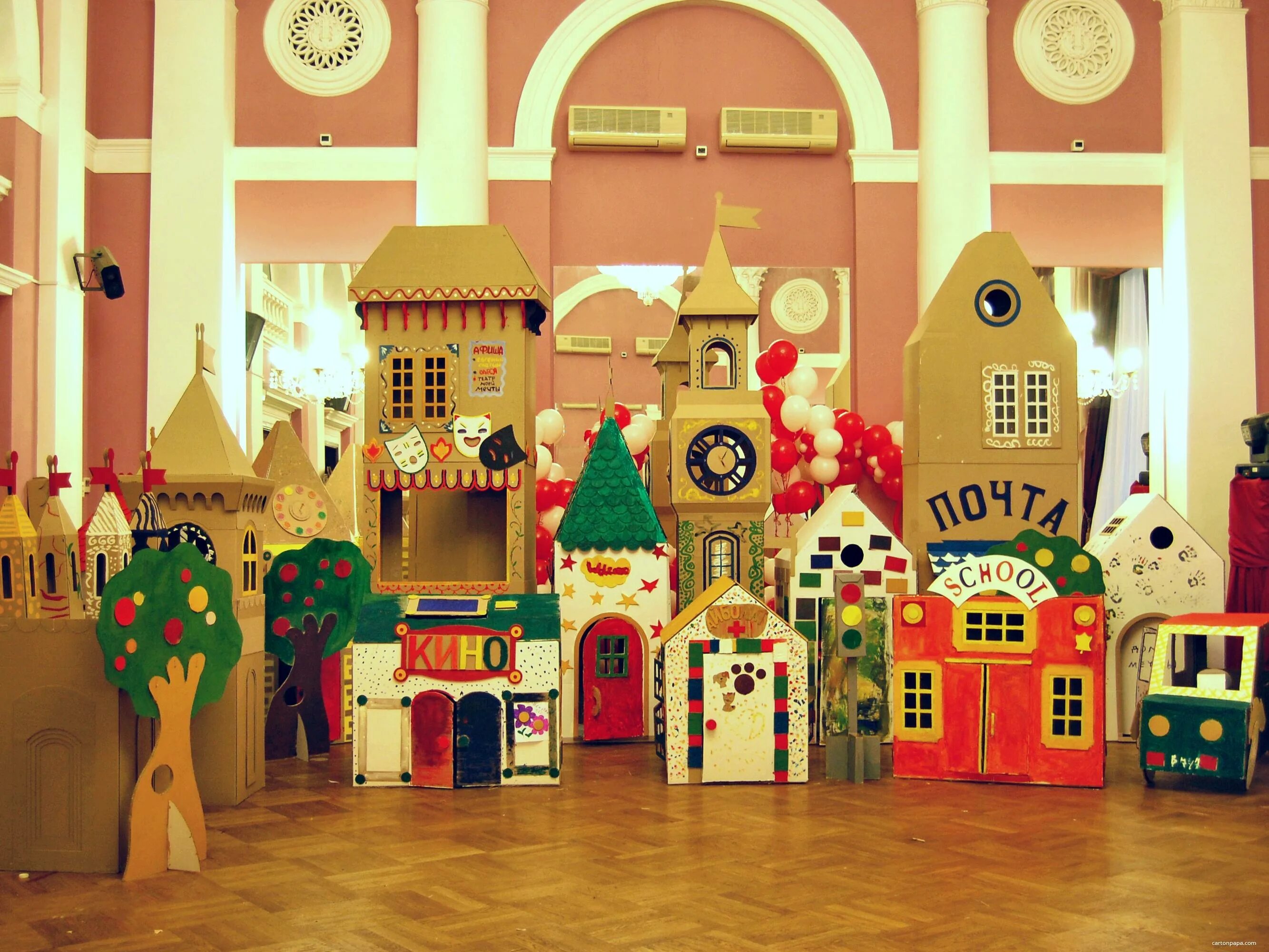 Город из картона. Картон для макетирования. Картонный город. Моделирование из картона для детей. Картония для детей.