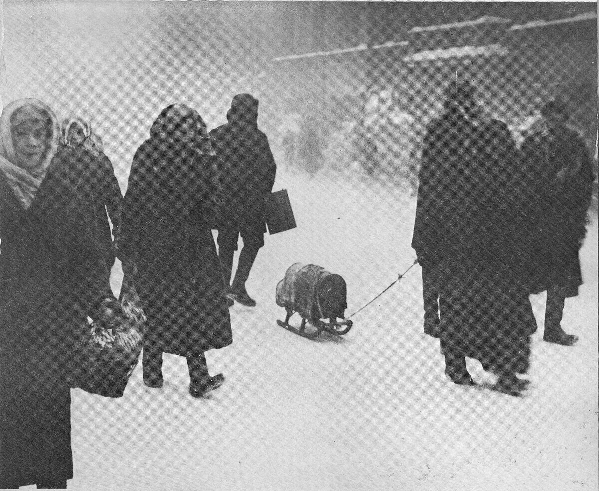 Блокада Ленинграда зима 1941-1942. Блокада Ленинграда зима 1942. Блокадный Ленинград зима 1941. Холод в блокадном Ленинграде 1941. Голод улиц