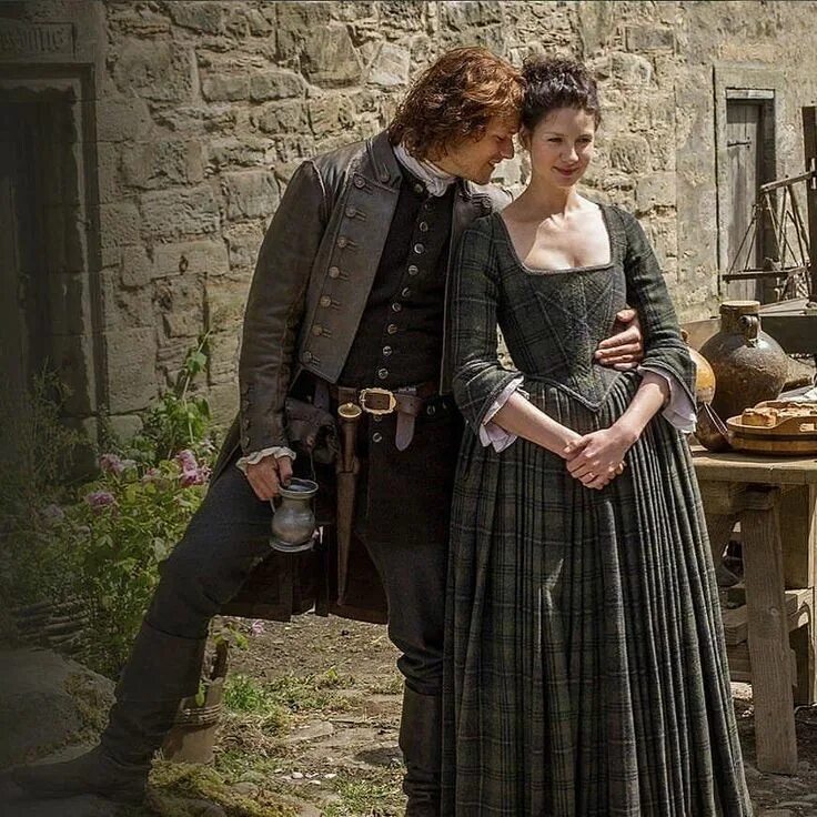 Чужестранка клэр. Чужестранка клэр и джейми. outlander джейми и клэр. чужестранка джейми. чужестранка 1 сезон клэр и джейми.