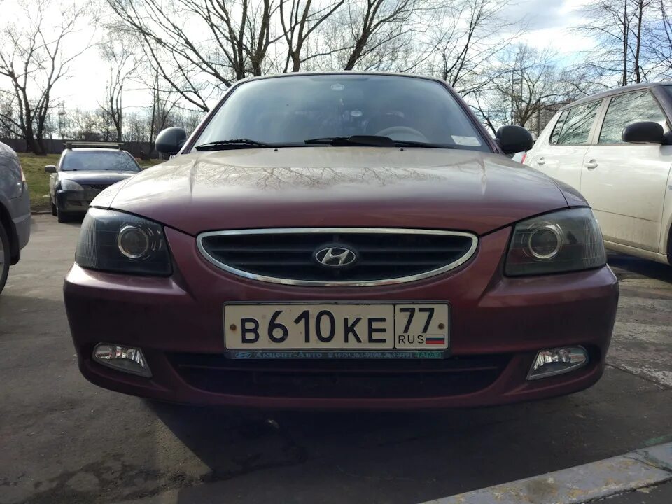 Противотуманные фары accent. Противотуманки Хендай акцент 2007. Противотуманные фары Hyundai Accent. Хендай акцент 2007 ПТФ. Hyundai Accent 2008 год противотуманки.