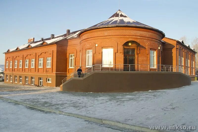 Центр досуга маук. Камень богатырь староуткинск. староуткинск камень богатырь староуткинск. поселок староуткинск свердловской области. досуговый центр староуткинск.