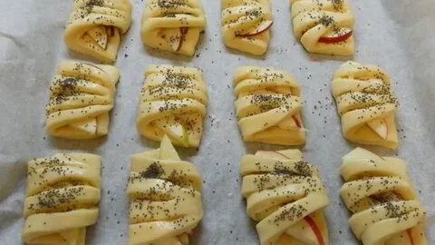 Булочки с яблоками и корицей в духовке