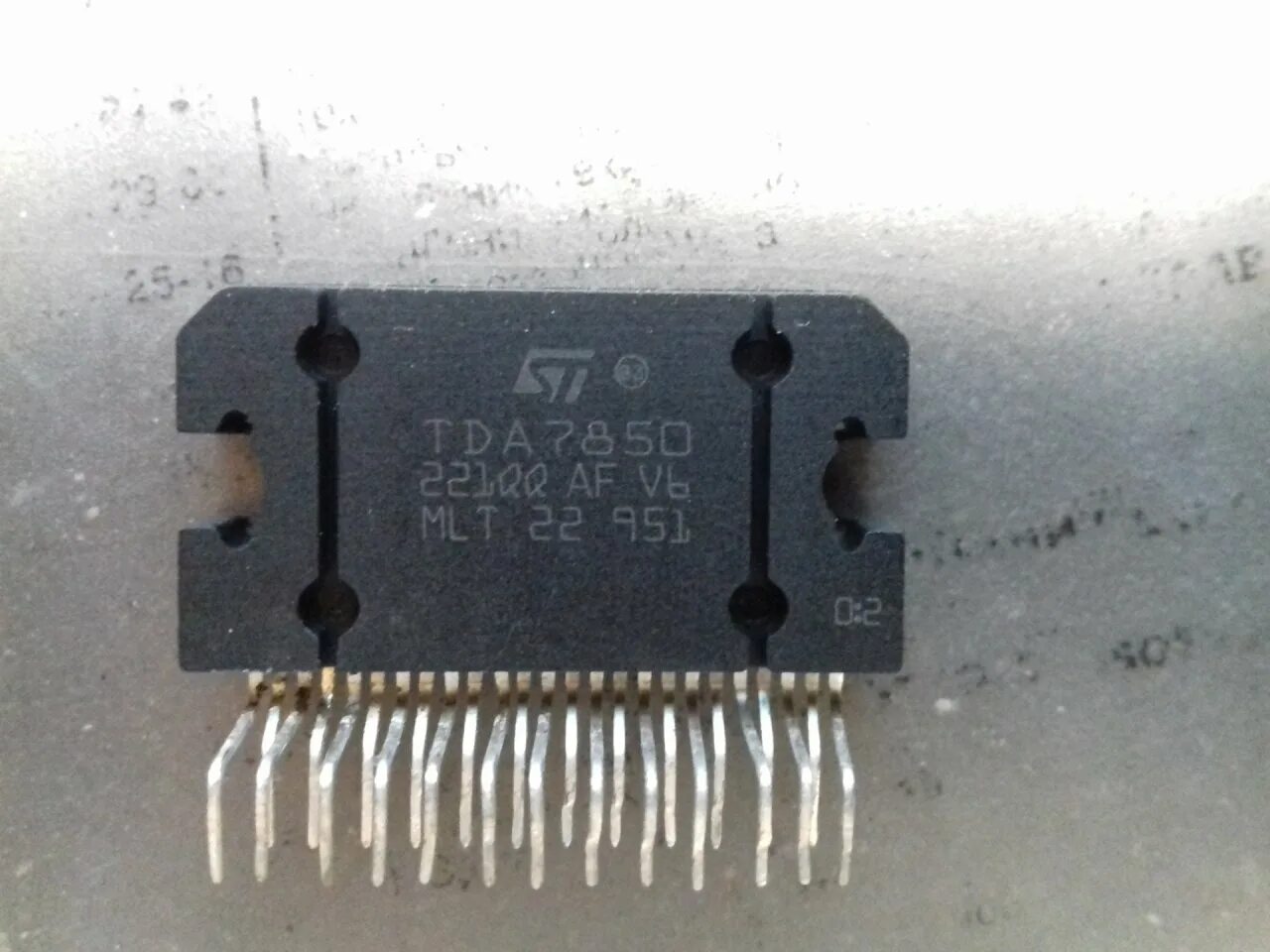 Tda7850a. TDA 7850 MOSFET. Усилитель звука TDA 7850. Микросхема тда 7850. Где купить микросхему