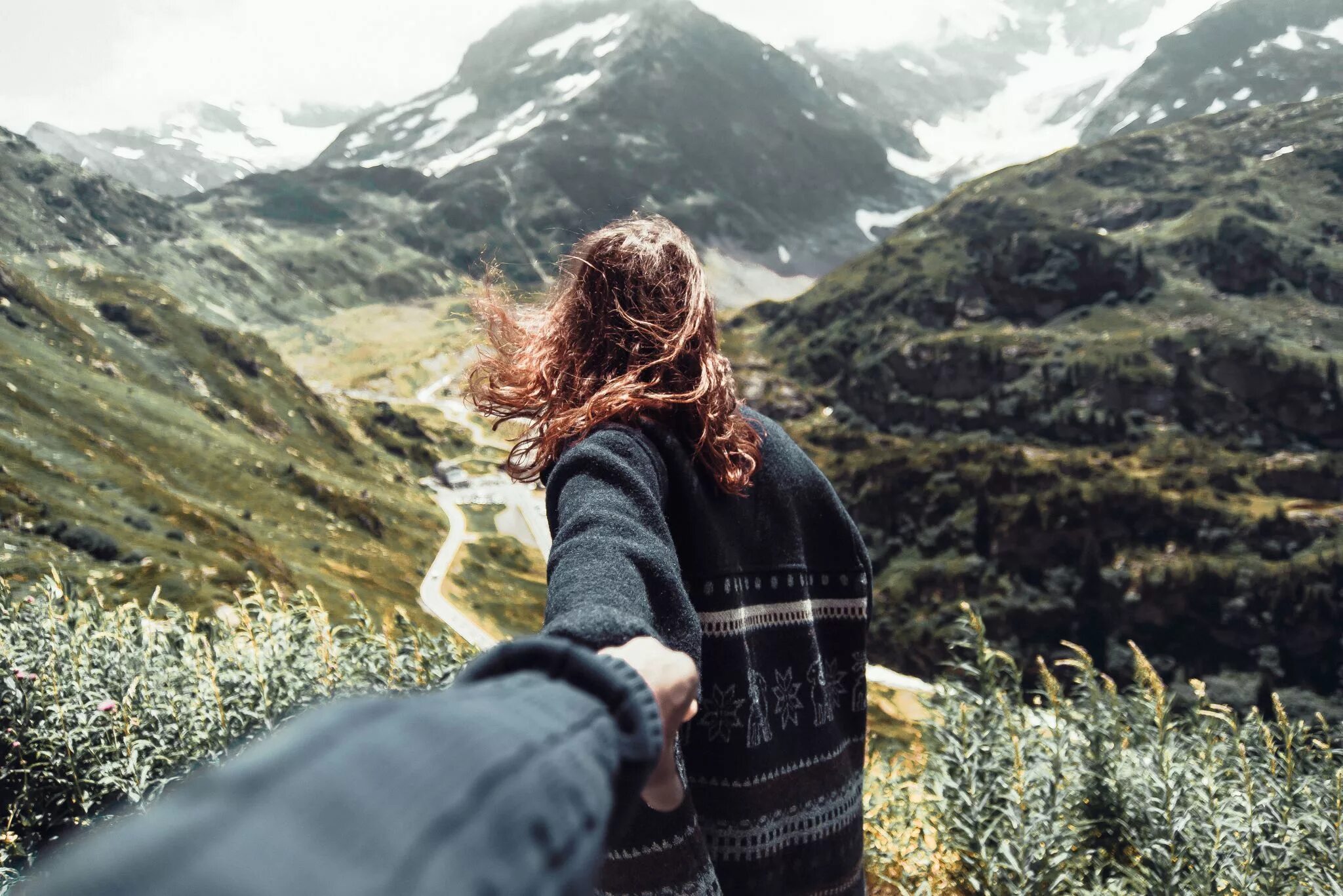 Счастливая девушка. Человек на закате. Человек на рассвете. Девушка отпускает. Человек в горах.