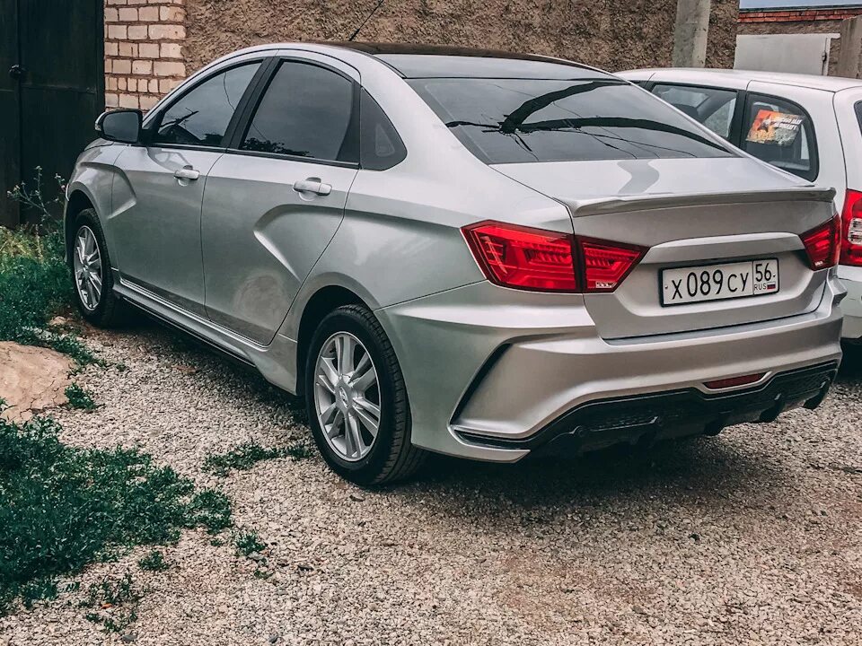 Lada vesta sport белая. Обвес лада веста седан. Тюнинг весты седан. Lada vesta тюнингованная. Тюнингованная лада веста.