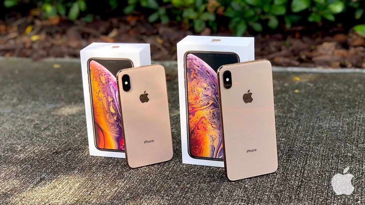 Iphone xs игра. Iphone XS Max. Айфон XS vs XS. Iphone XS vs XS Max. Айфон XS 528.