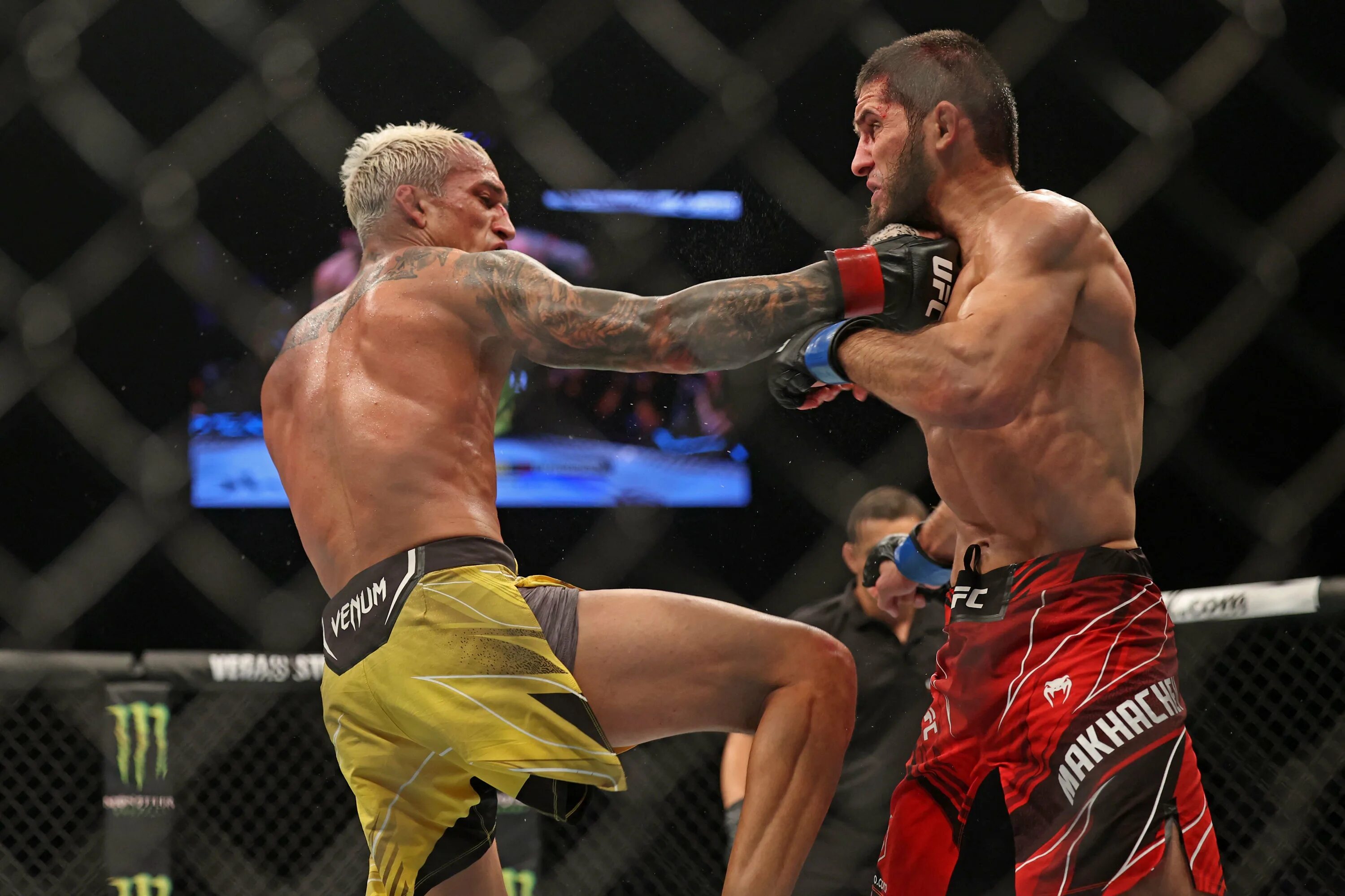 Джонатан оливейра боец. Бой конор макгрегор юфс дастин порье. Aljamain sterling petr yan. Барбоза дариуш. Порье оливейра бой.