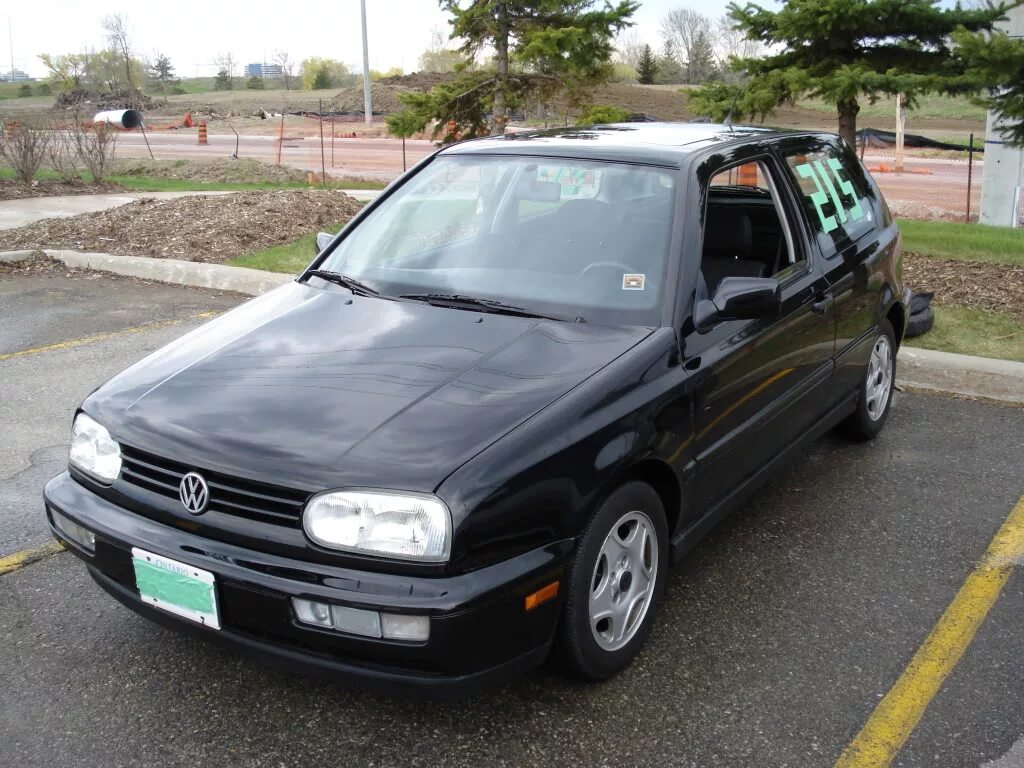 Volkswagen 1995. Фольксваген гольф 1995. VW Golf 3 1995. Фольксваген гольф 95 года. Фольксваген гольф 3 1995 зеленый.