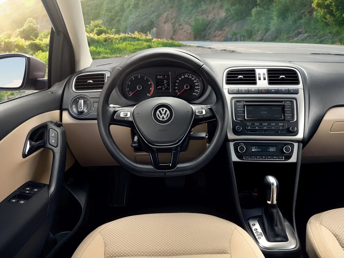 VW Polo sedan 2015 салон. Volkswagen Polo sedan салон. Салон поло седан 2019. Фольксваген поло 2016 салон.