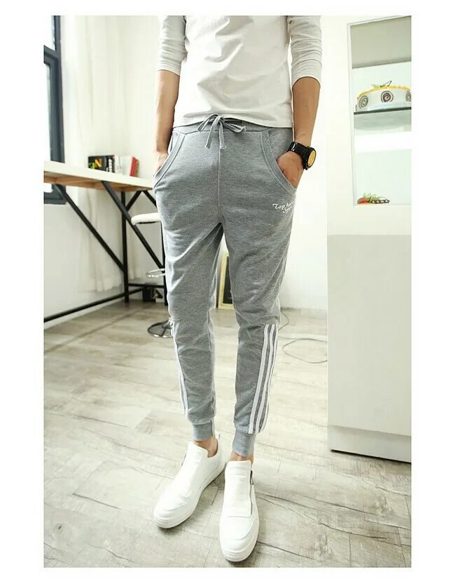 почему серые спортивки. штаны широкие мужские серые асик. спортивные штаны найк мужские джогерсы. Puma essentials джоггеры. серые треники спортивные штаны.