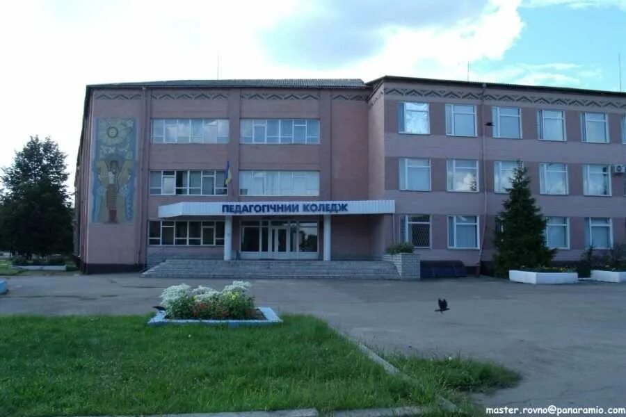 Тулиновский педагогический колледж. Красноярский педагогический колледж 2 общежитие фото. Женская общага. Педагогический колледж барнаул общежитие. Тулиновка тамбовская область педагогический колледж.