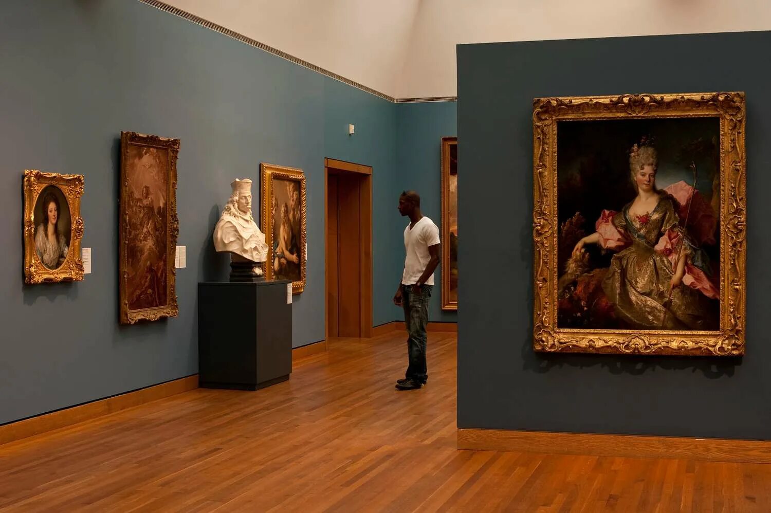 Number museums. Музей остафьево внутри. Музей современного искусства в москве ммома. Number museums. Музей числа пи.