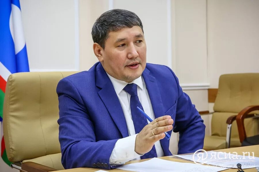 Министр карелии охлопков. Охлопков михаил егорович. михаил охлопков министр. охлопков михаил егорович министр здравоохранения карелии. михаил охлопков якутск.