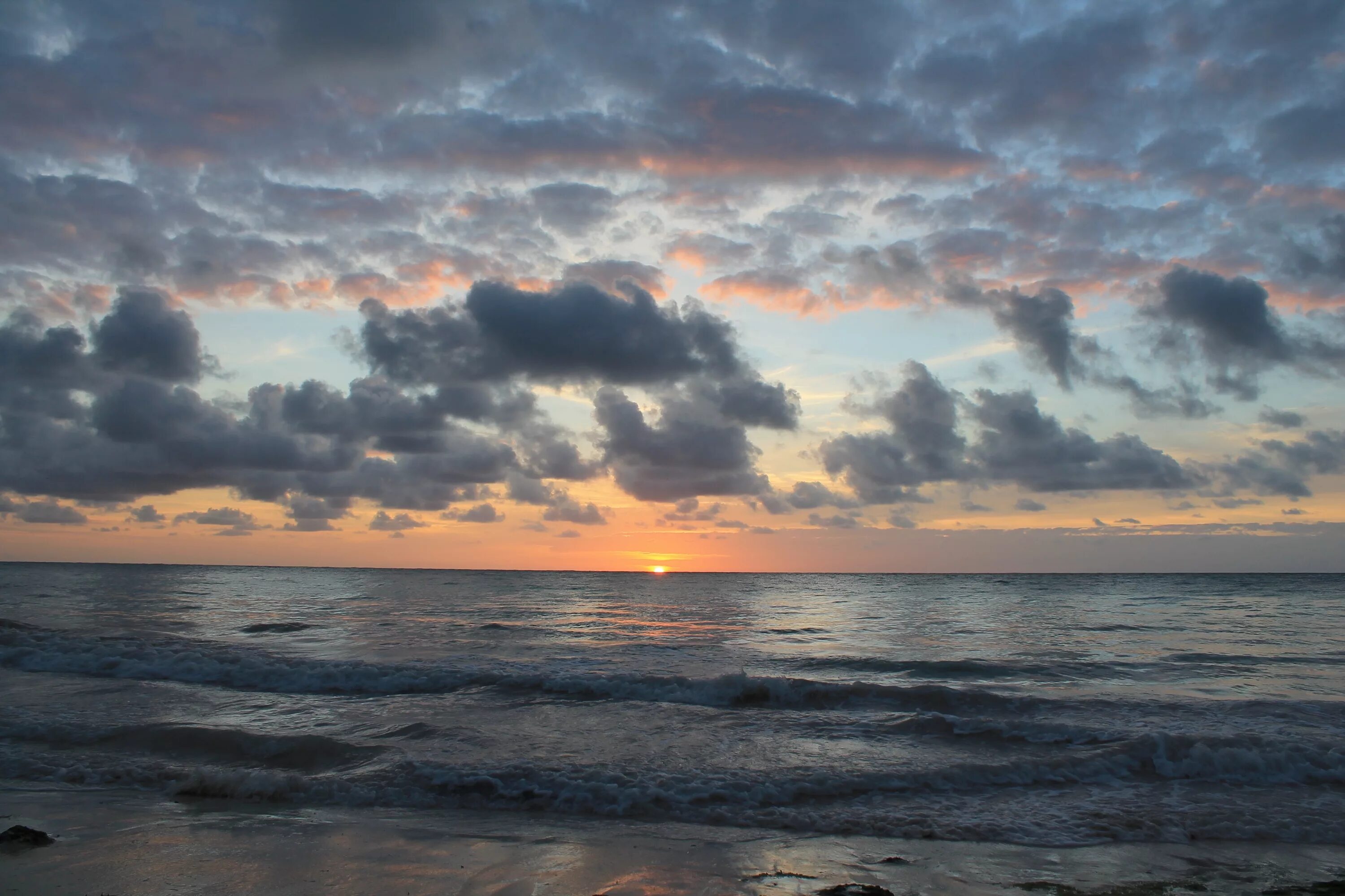 Закат над морем. Рассвет на море. Море Горизонт. Море облаков.