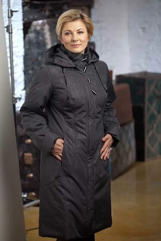 Пальто болоньевое 2022. Куртки пальто для полных женщин. Женские зимние пальто для пожилых женщин. Куртки для пожилых женщин.