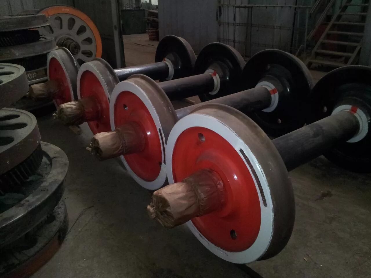 Первые колесные пары. Колесная пара поезда 1850мм. Колесная пара ру1ш-950. Первые колесные пары. Первые колесные пары.