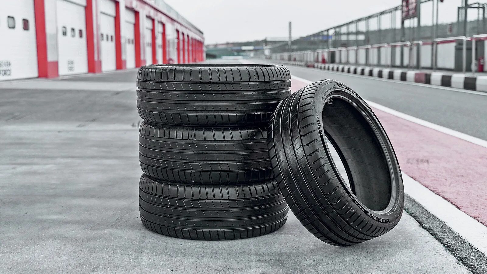 Michelin pilot sport 5 225 45. Мишлен пилот спорт 5 225 45 17. Мишлен пилот спорт 5. Резина Мишлен ф1. Michelin Pilot Sport 4 SUV 275 35 22.