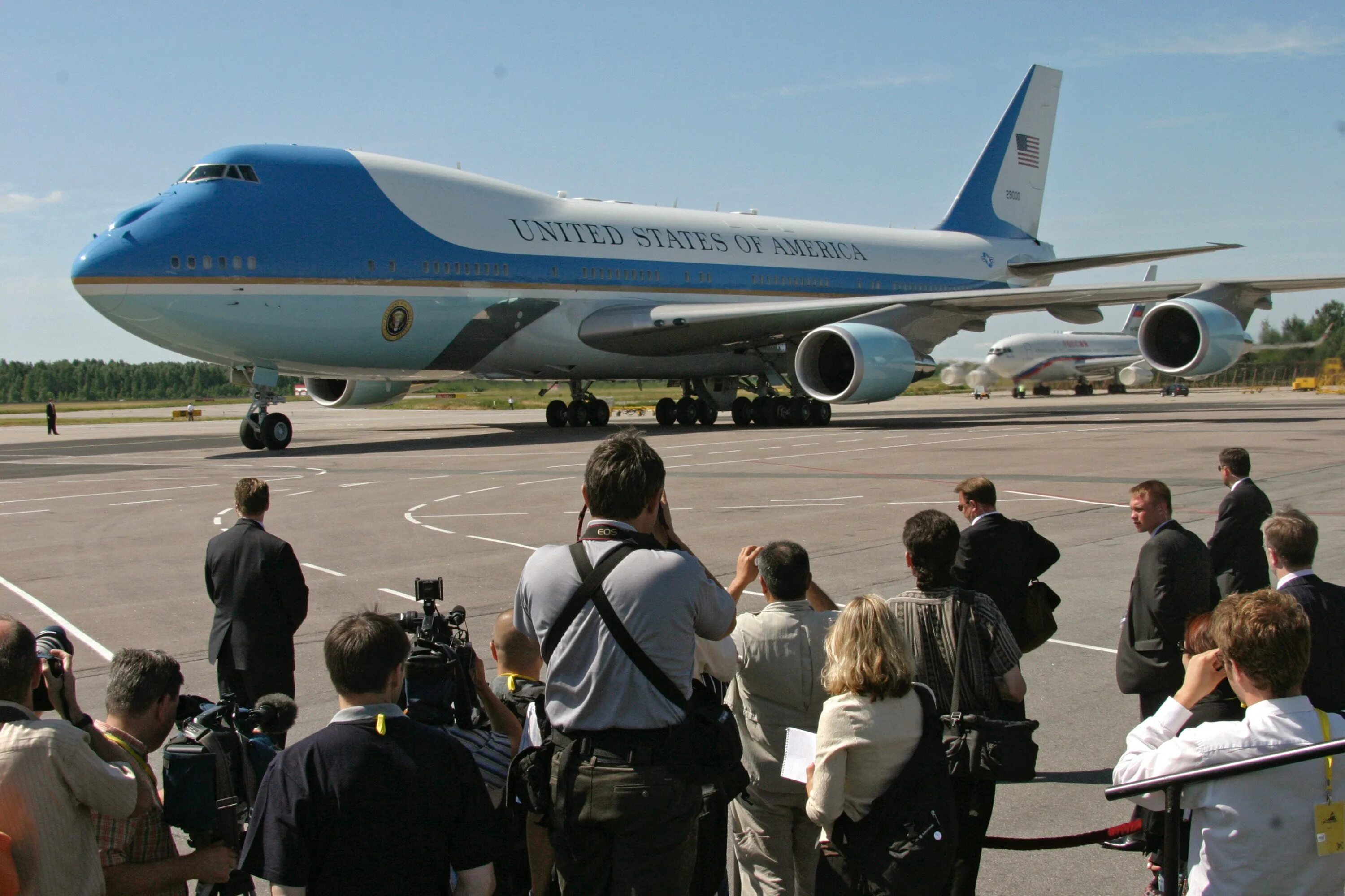Борт 1 нетаньяху. Боинг 747 президента сша. борт номер 1 президента сша. боинг 747 байдена. борт номер 1 байдена.