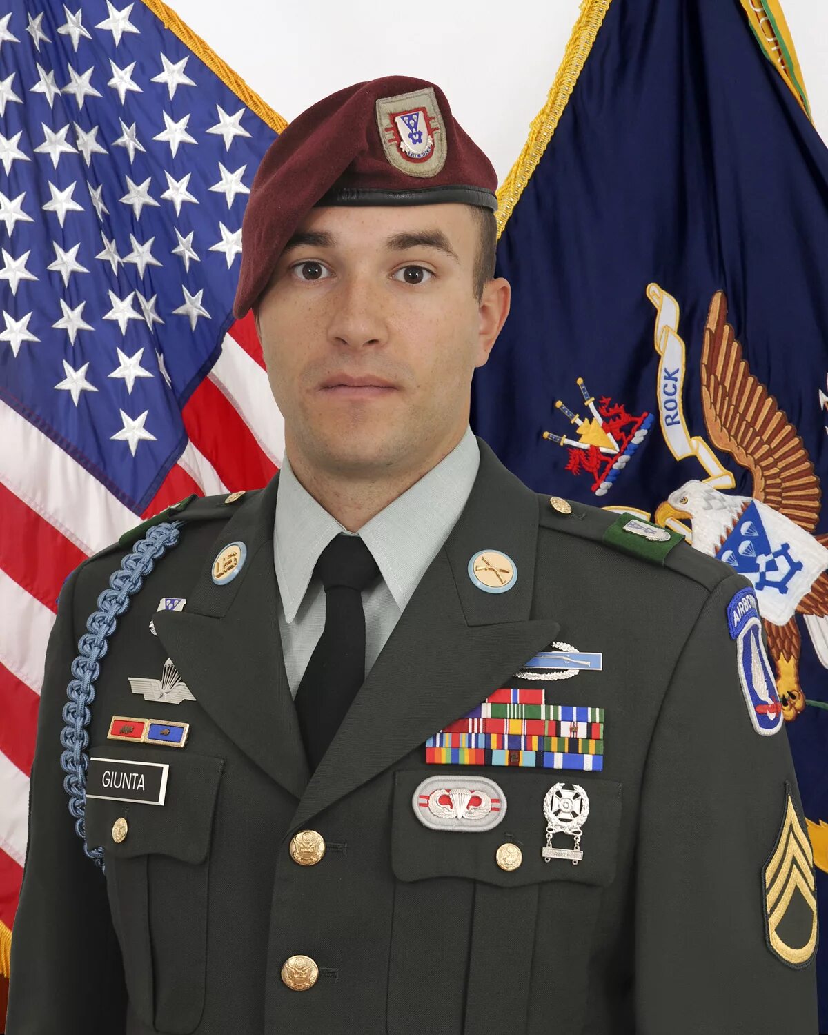 Sergeant перевод. Звания сухопутных войск сша. Шляпа дрилл сержанта. Us army insignia. Дрилл инструктор сша.