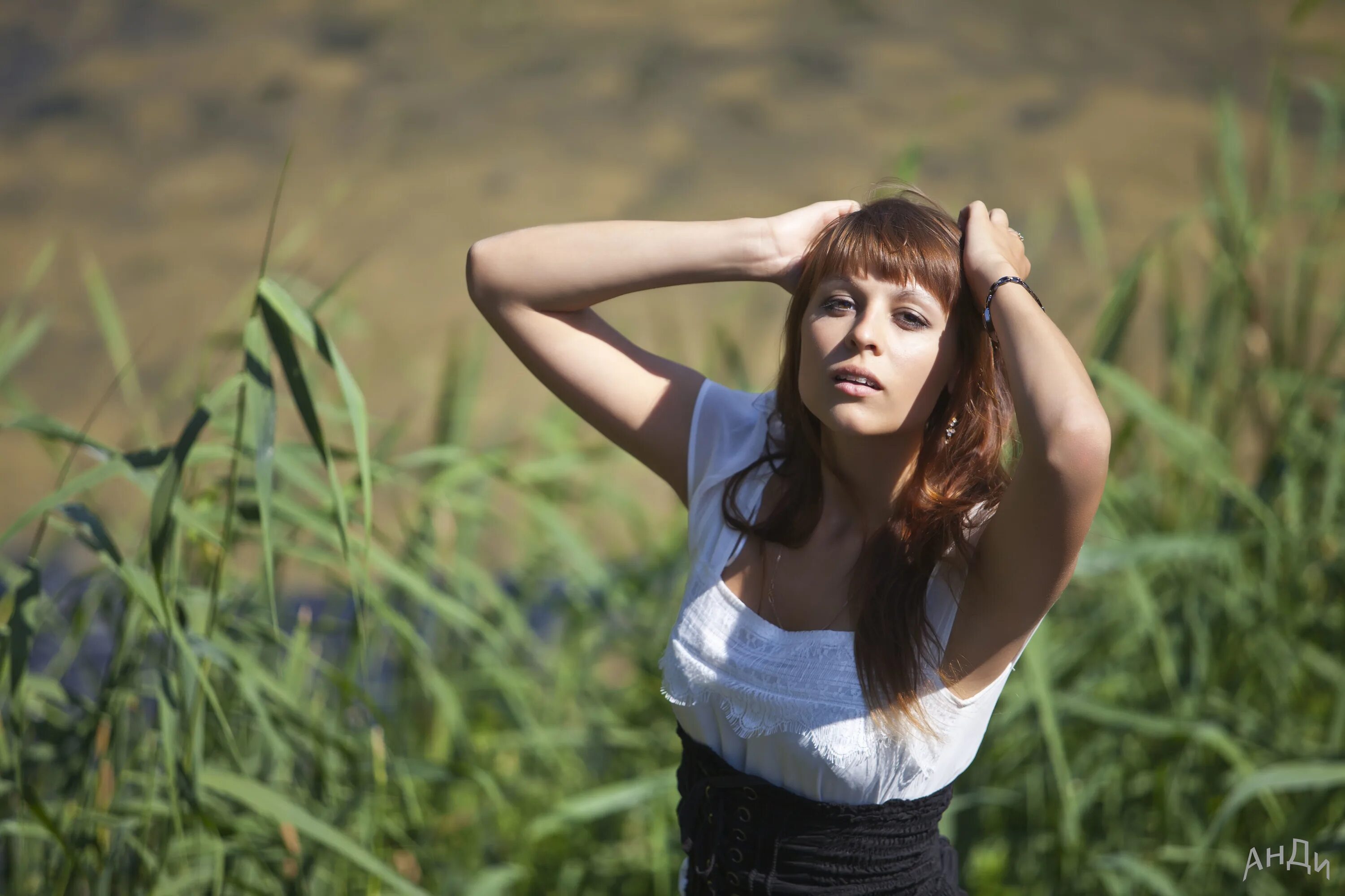 Фото 600 на 600 пикселей женщин. Красивые девушки 600х600 пикселей. Девушка 33 года. Французская актриса брюнетка с челкой. Красивые девушки 400 400.