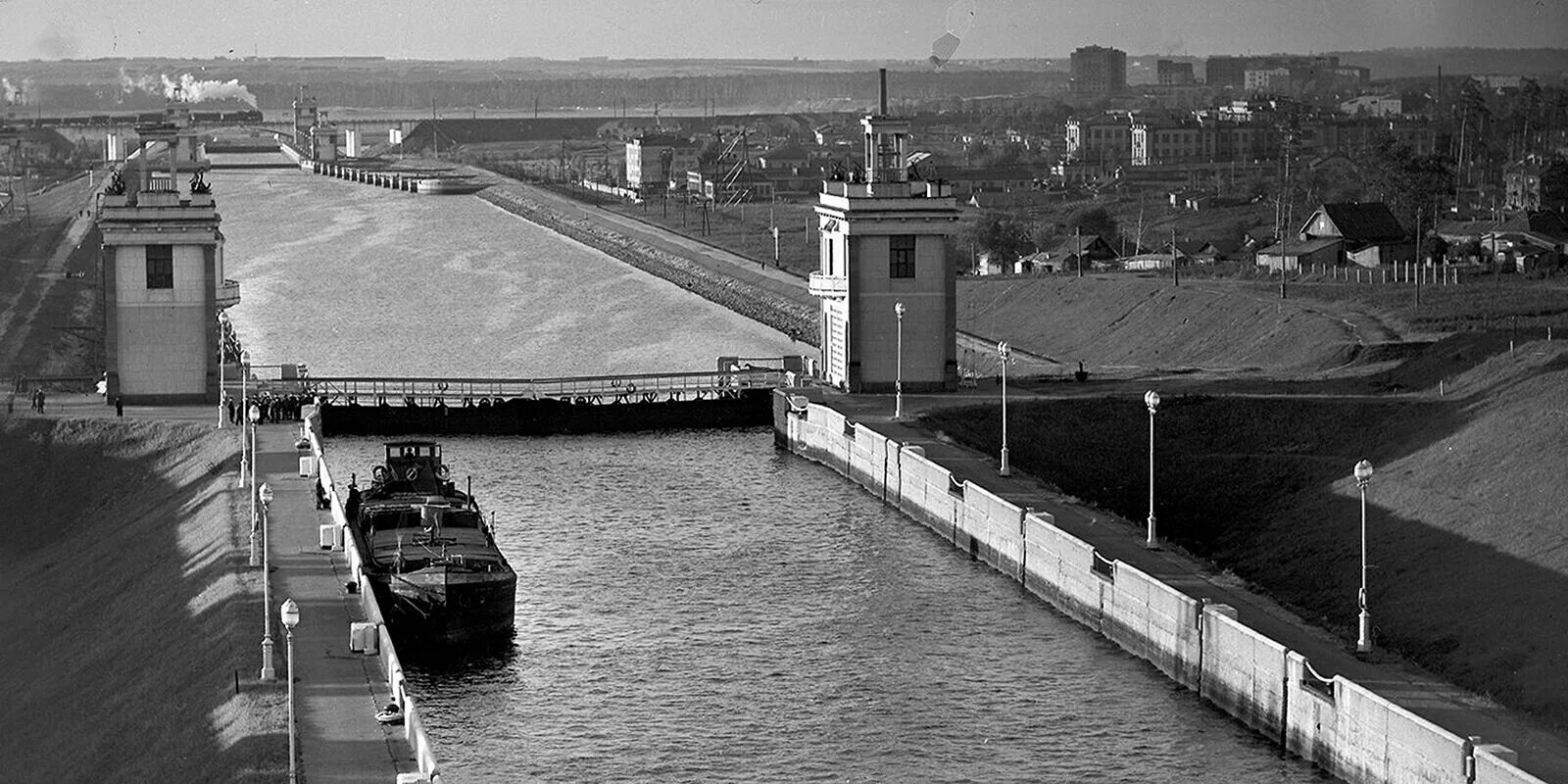 Открой канал москва. Канал Москва Волга 1937. Шлюз канал имени Москвы Волга Волга. Яхрома канал Москва Волга. Канал Москва — Волга (им. Сталина, 1937 г.)..