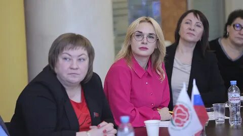 Тик женщины