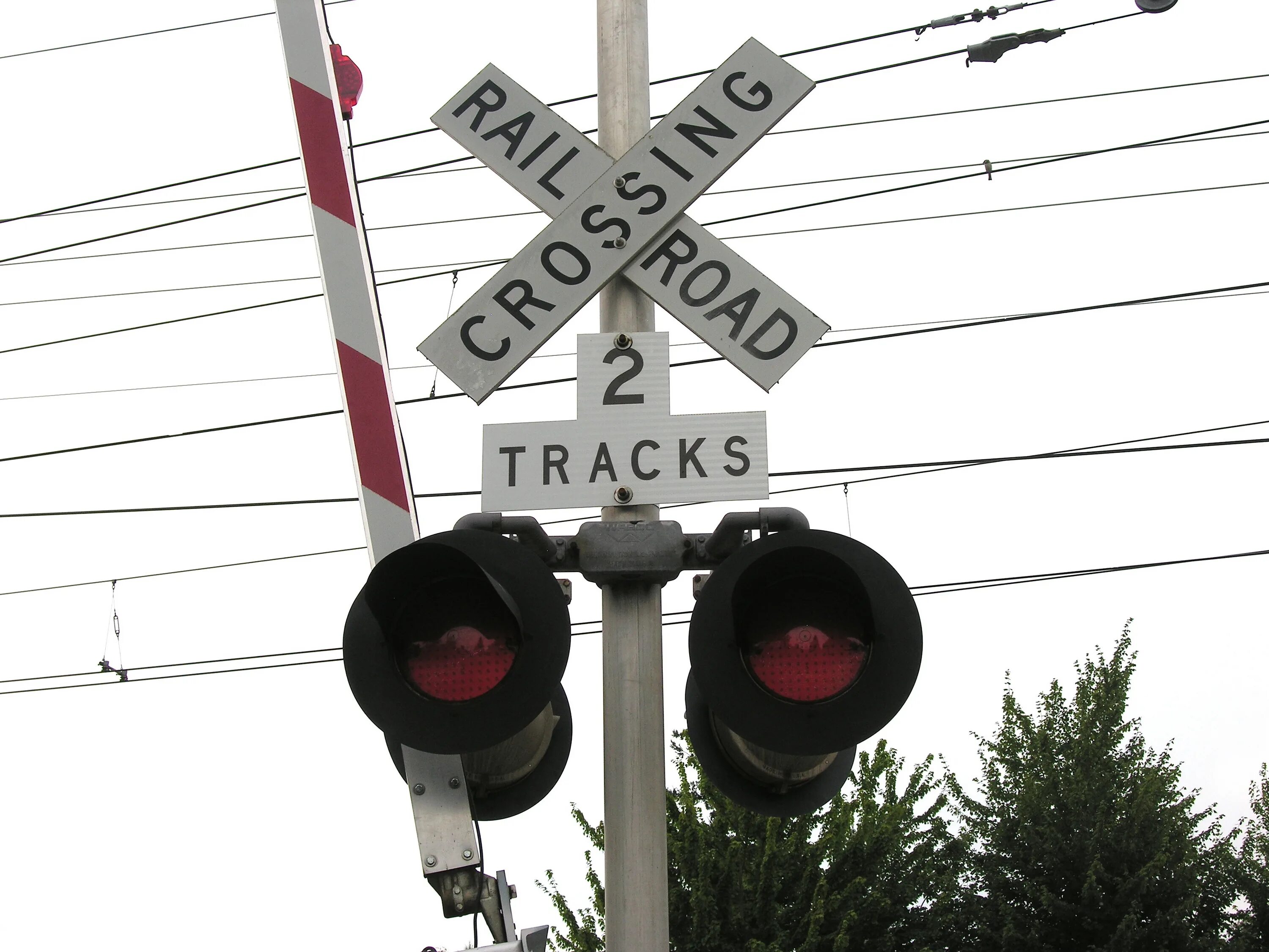 Знаки светофора жд. Ж.Д. знаки семафор. Железнодорожный переезд. Светофор для поездов. Светофор на Железнодорожном переезде.