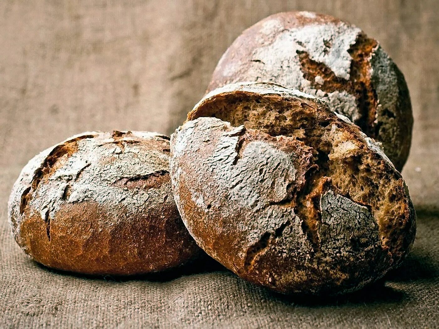 Ржано-пшеничный хлеб. Хлеб ржано-пшеничный подовый. Бездрожжевой хлеб. Хлеб бездрожжевой Табрис. Подовой домашний хлеб